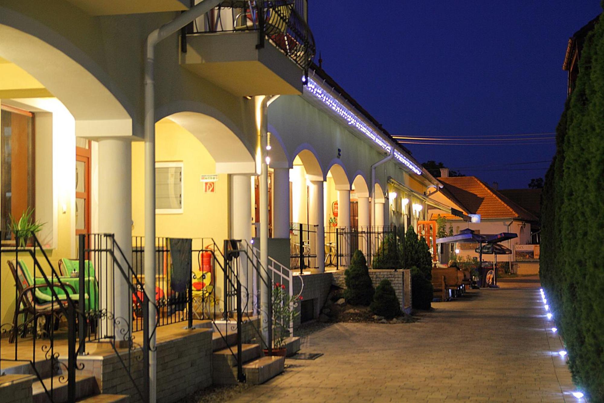 Bajor Panzio Buek-Buekfuerdo, Adults Friendly 12 Plus Экстерьер фото