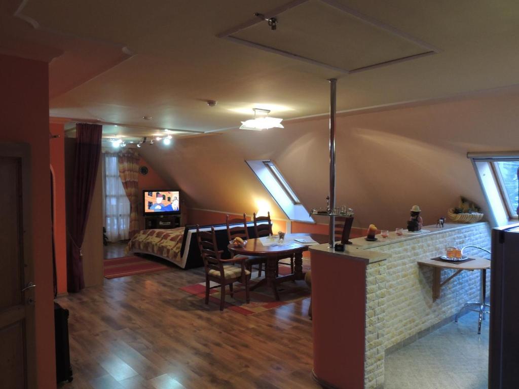 Bajor Panzio Buek-Buekfuerdo, Adults Friendly 12 Plus Номер фото