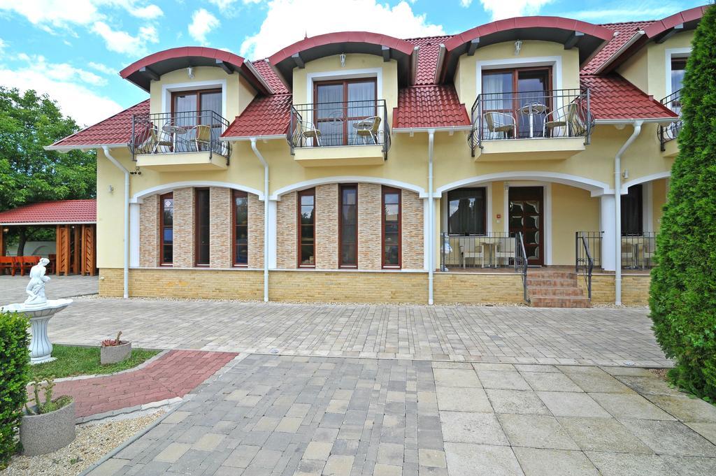 Bajor Panzio Buek-Buekfuerdo, Adults Friendly 12 Plus Экстерьер фото